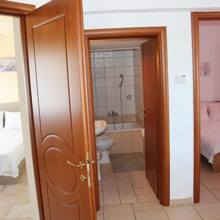 Matina'S Apartments Prinos  Phòng bức ảnh