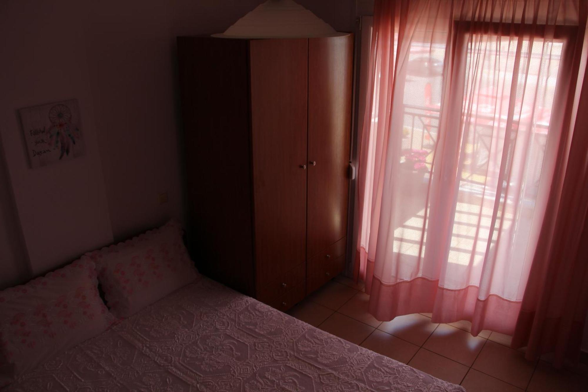 Matina'S Apartments Prinos  Phòng bức ảnh