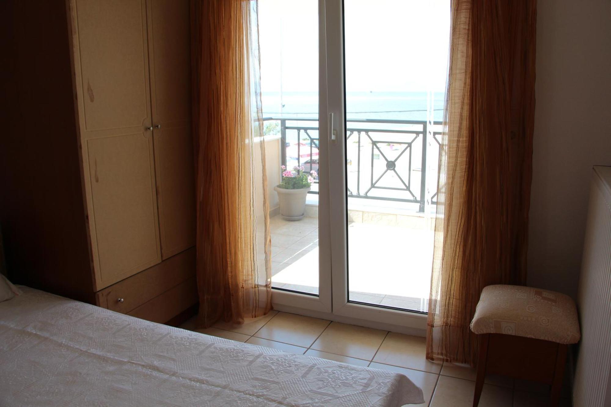 Matina'S Apartments Prinos  Phòng bức ảnh